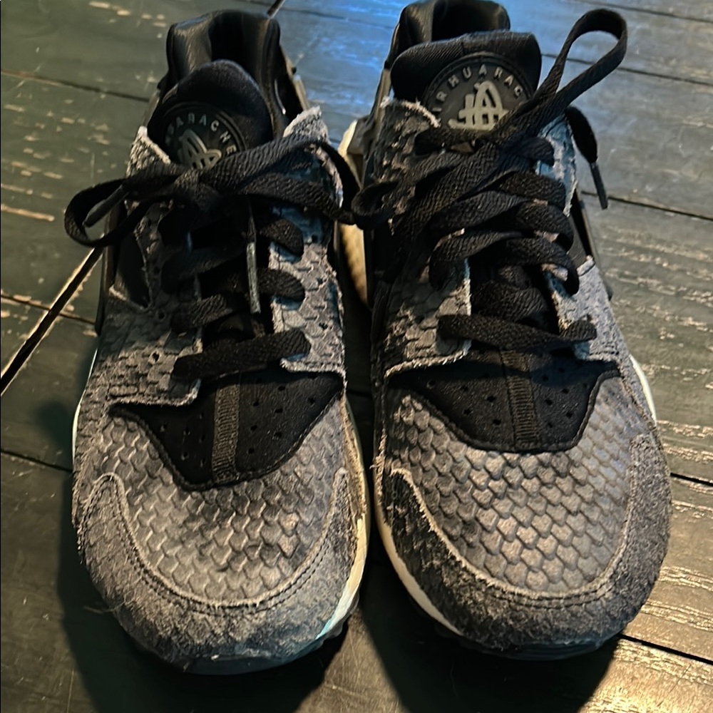 Nike Huarache Textured Black and Gray Sneakers